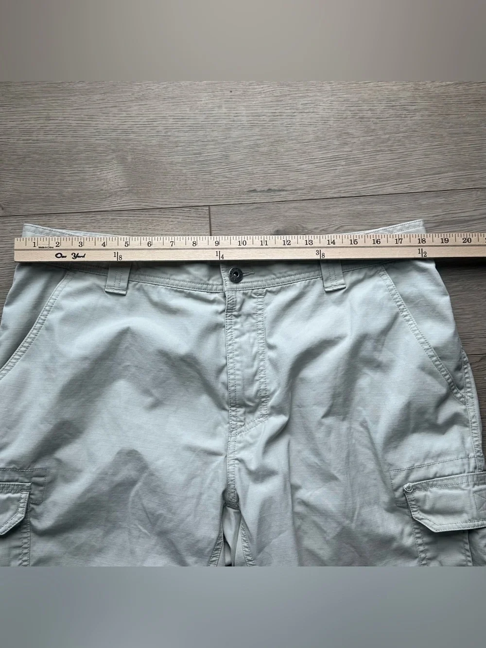 The North Face Cargo Shorts Men’s Size 40 Beige Khaki Hiking Utility Outdoor